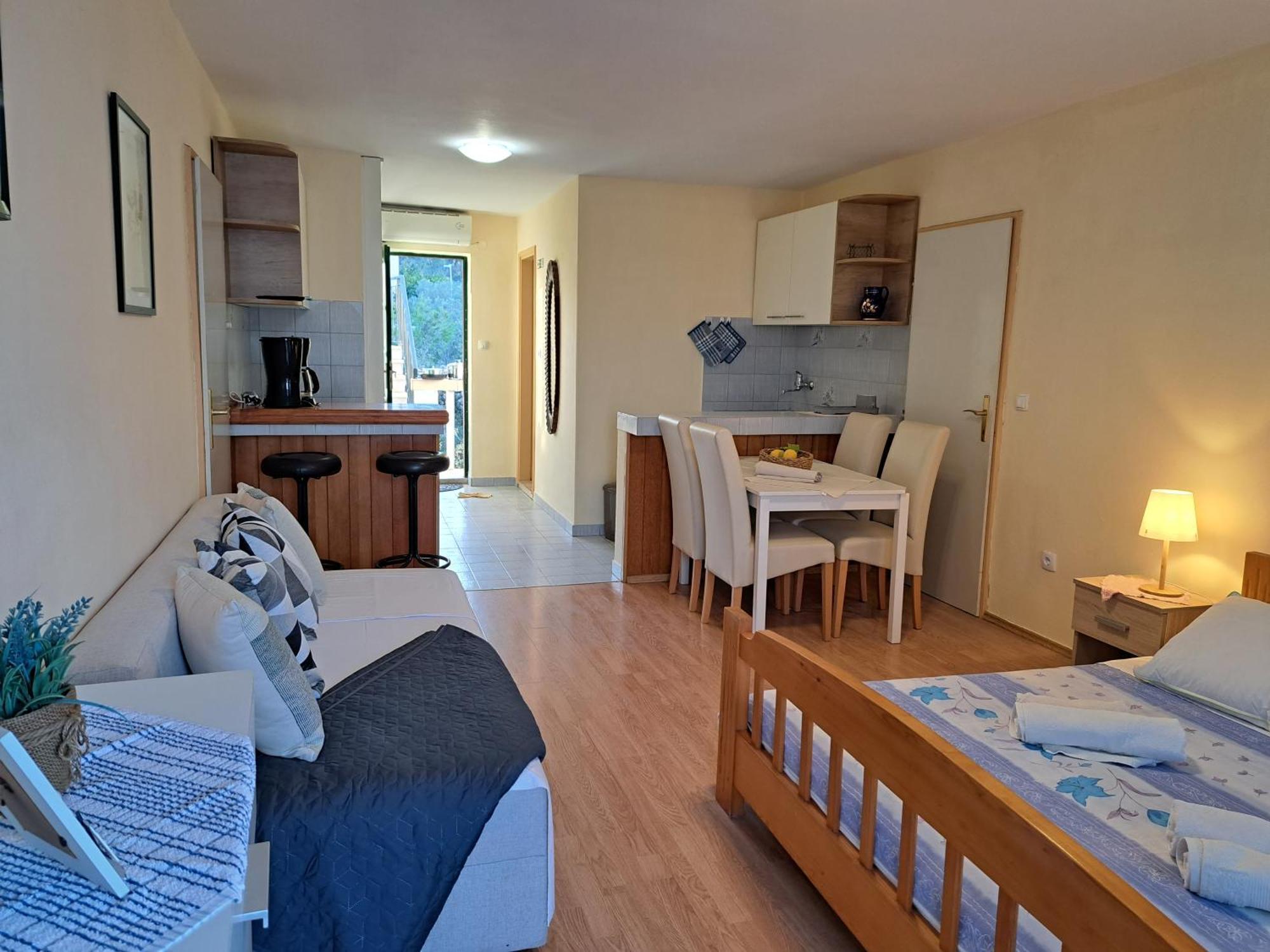 Apartments Ana By The Sea ลุมบาร์ดา ภายนอก รูปภาพ