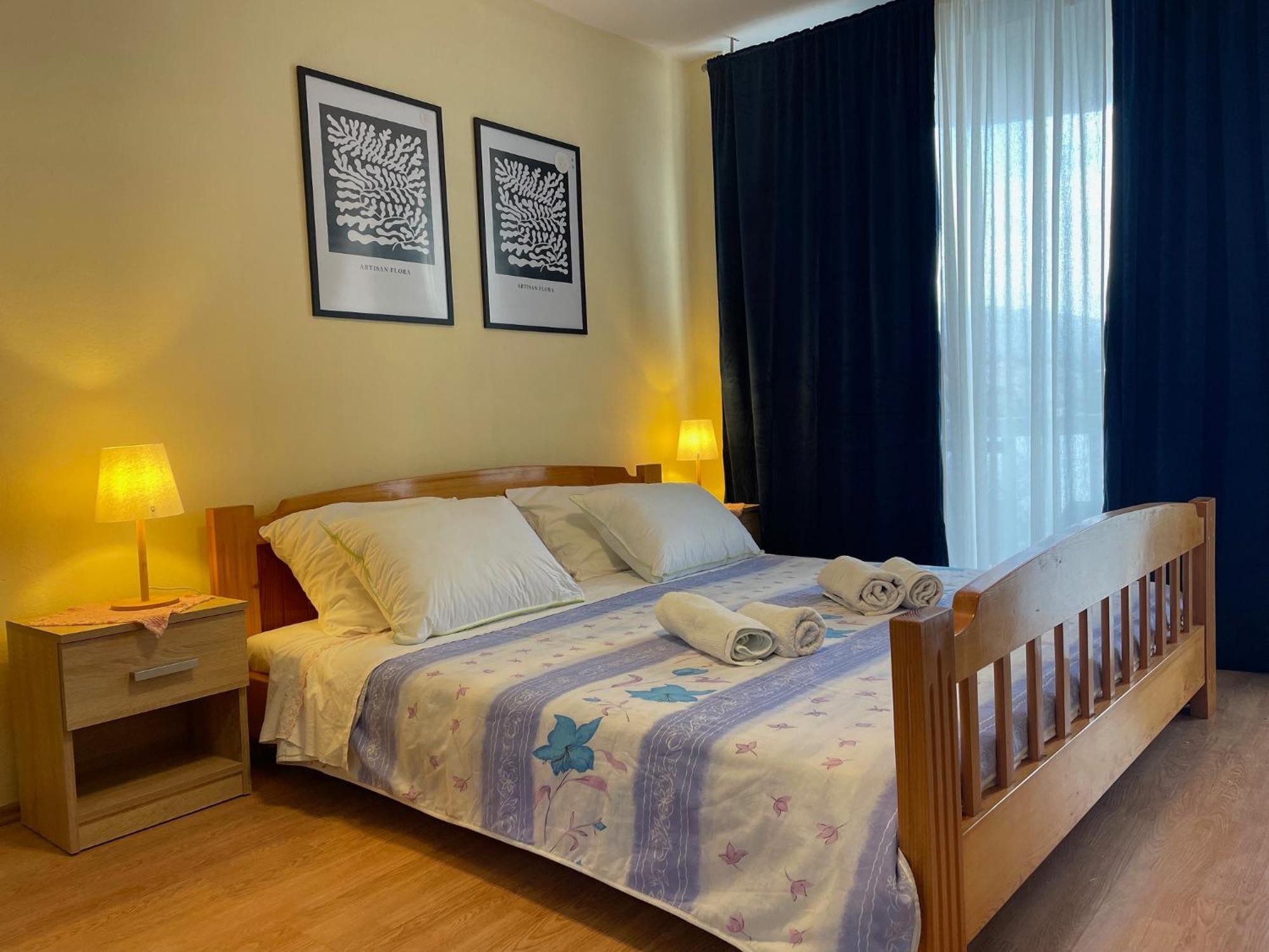Apartments Ana By The Sea ลุมบาร์ดา ภายนอก รูปภาพ