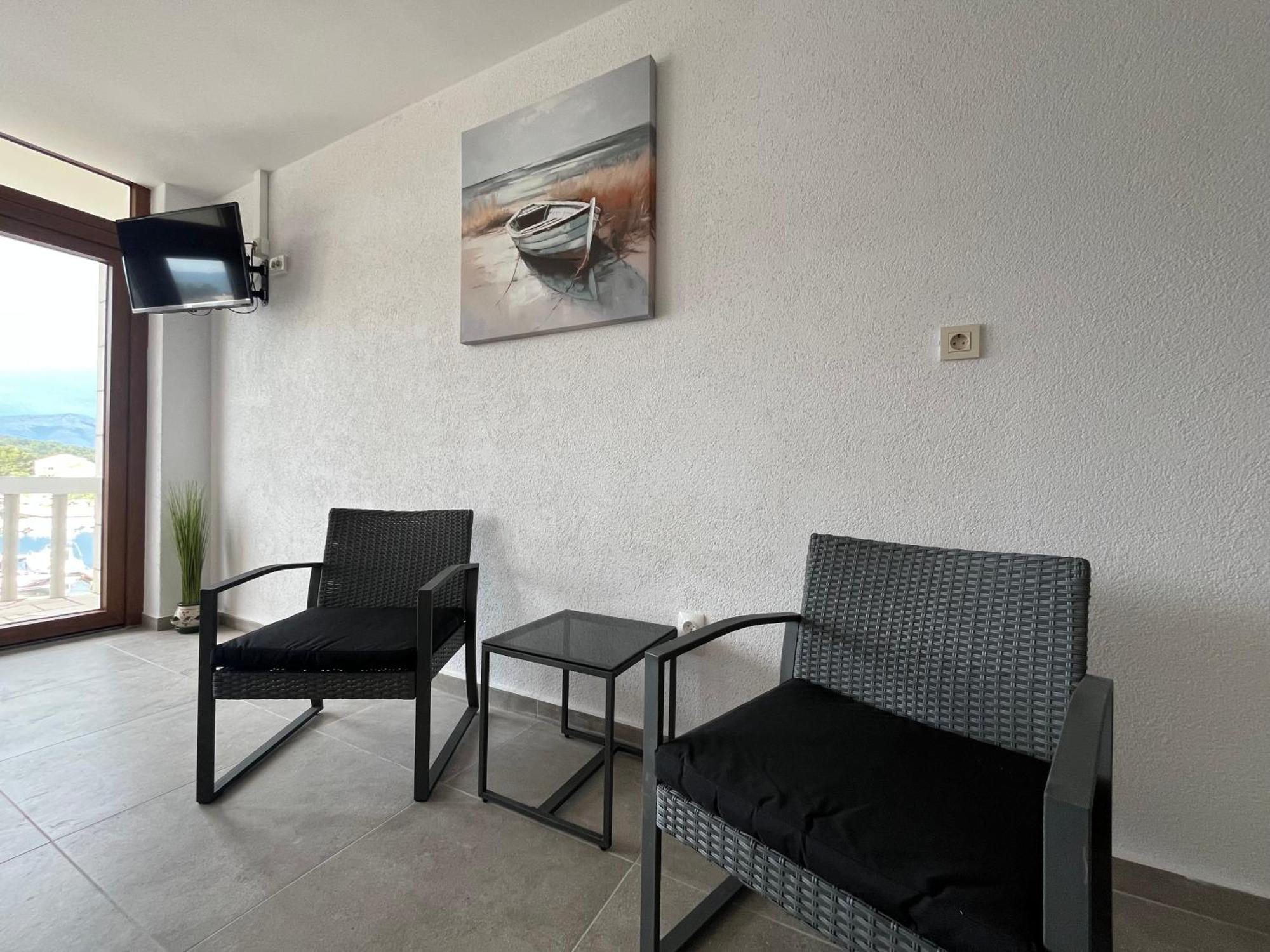 Apartments Ana By The Sea ลุมบาร์ดา ภายนอก รูปภาพ